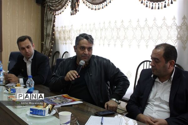 جلسه کارگروه آموزش و هماهنگی مانور زلزله  و ایمنی درمدارس آذربایجان‌شرقی