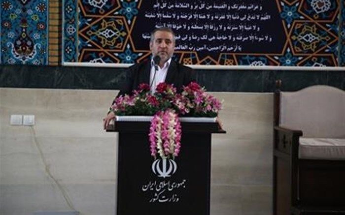 امانت داری و صداقت دو عنصر اصلی در خدمت به مردم هستند