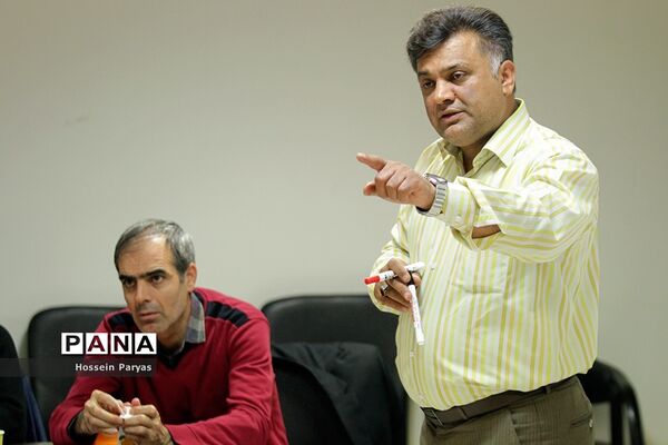 جلسه آموزشی توجیهی مسئولان سامانه جذب و سازماندهی پیشتازان استان‌های کشور