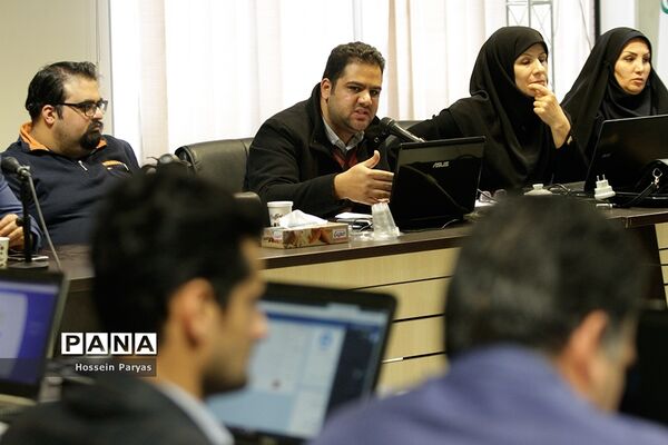 جلسه آموزشی توجیهی مسئولان سامانه جذب و سازماندهی پیشتازان استان‌های کشور