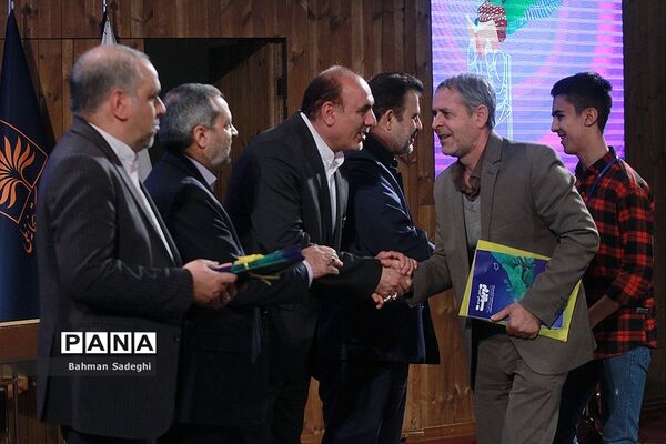 مراسم تجلیل از دانش‌آموزان کتابخوان برتر سراسر کشور
