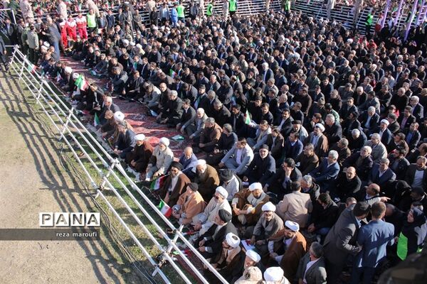 استقبال مردم خوی از رئیس جمهوری