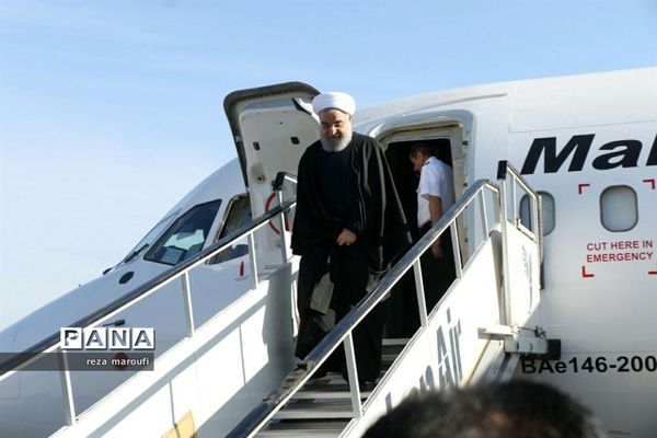 استقبال مردم خوی از رئیس جمهوری