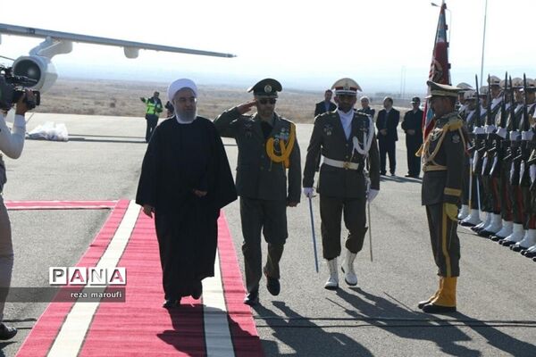 استقبال مردم خوی از رئیس جمهوری