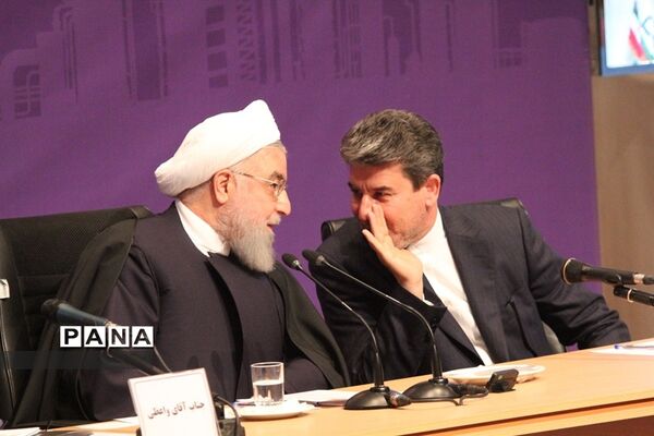 جلسه توسعه و برگزیدگان و افتتاح همزمان  پروژه‌های زیر بنایی و اقتصادی