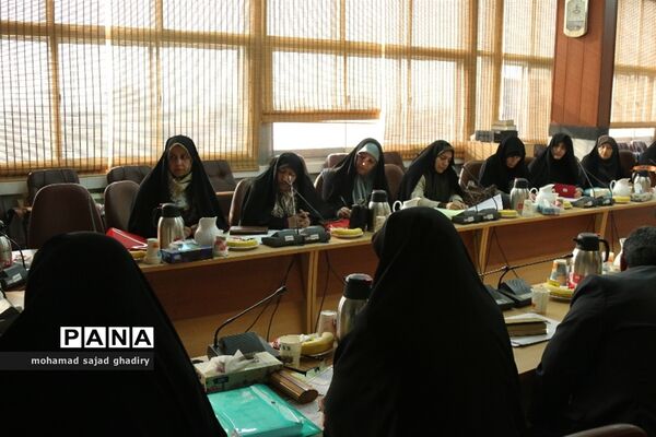 اولین نشست سرگروه مدیران دوره دوم متوسطه نظری مناطق نوزده‌گانه شهر تهران