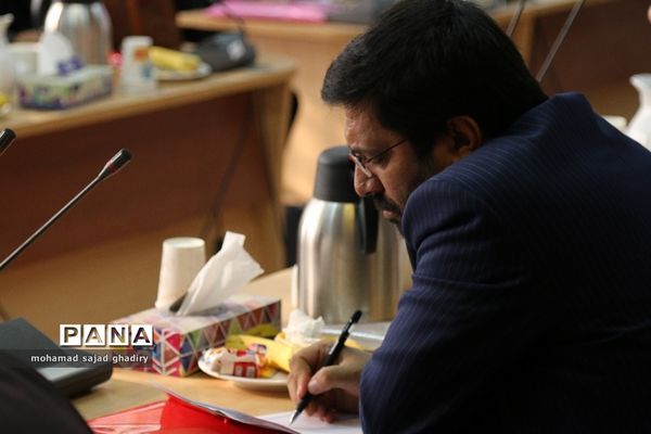 اولین نشست سرگروه مدیران دوره دوم متوسطه نظری مناطق نوزده‌گانه شهر تهران