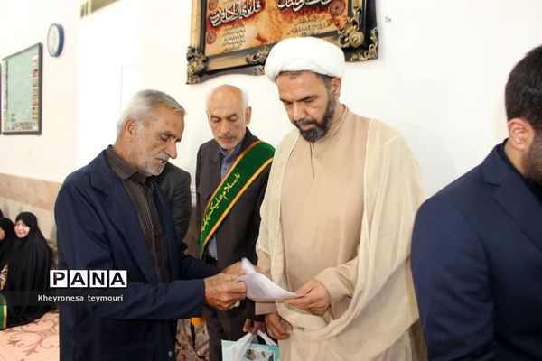 دیدار خادمین مسجد مقدس جمکران از خانواده شهید حرم استان بوشهر