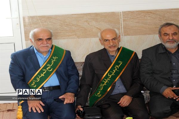 دیدار خادمین مسجد مقدس جمکران از خانواده شهید حرم استان بوشهر