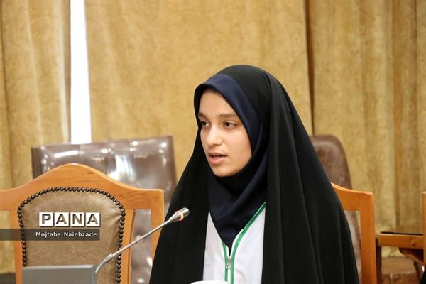 دیدار تشکل‌های دانش‌آموزی فریمان با فرماندار این شهرستان