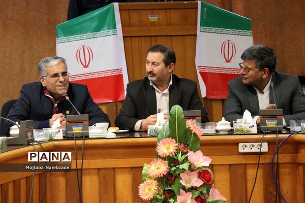 دیدار تشکل‌های دانش‌آموزی فریمان با فرماندار این شهرستان