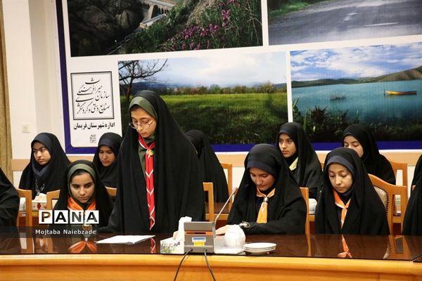 دیدار تشکل‌های دانش‌آموزی فریمان با فرماندار این شهرستان