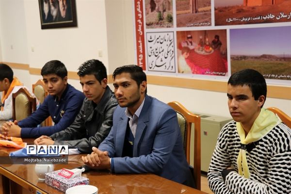 دیدار تشکل‌های دانش‌آموزی فریمان با فرماندار این شهرستان