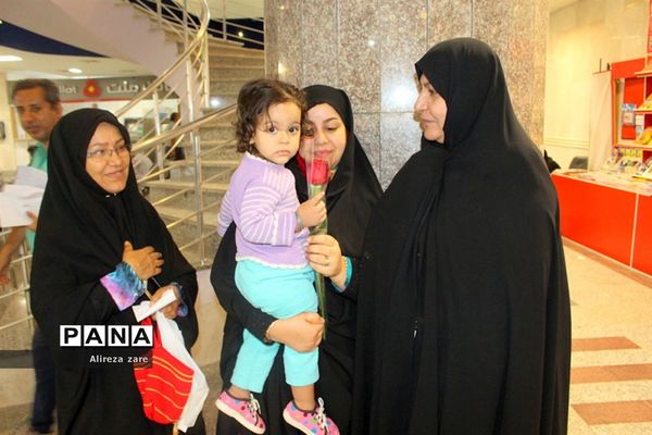 دیدار خادمان مسجد مقدس جمکران قم از بیماران بیمارستان شهدای خلیج فارس بوشهر