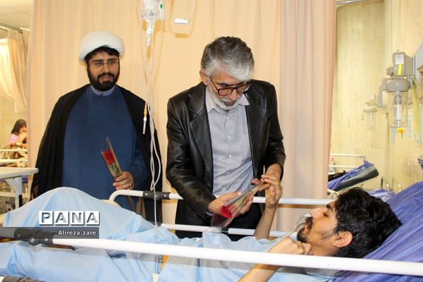 دیدار خادمان مسجد مقدس جمکران قم از بیماران بیمارستان شهدای خلیج فارس بوشهر