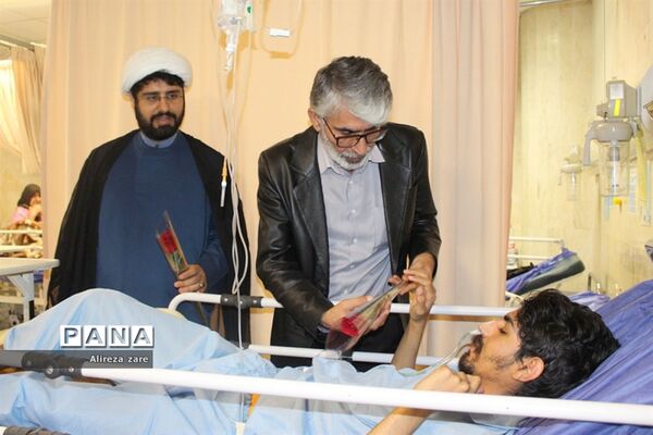 دیدار خادمان مسجد مقدس جمکران قم از بیماران بیمارستان شهدای خلیج فارس بوشهر