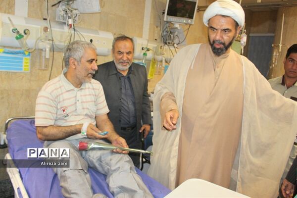 دیدار خادمان مسجد مقدس جمکران قم از بیماران بیمارستان شهدای خلیج فارس بوشهر