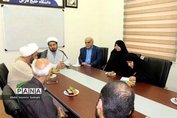 دیدار خادمان مسجد جمکران با دانشجویان و مسئول نهاد رهبری در دانشگاه خلیج فارس بوشهر
