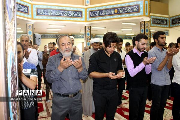 دیدار خادمان مسجد جمکران با دانشجویان و مسئول نهاد رهبری در دانشگاه خلیج فارس بوشهر
