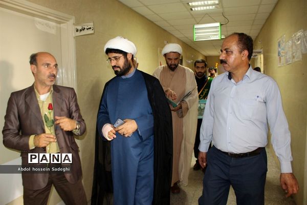 عیادت خادمان مسجد مقدس جمکران ازبیماران بیمارستان شهید گنجی دشتستان