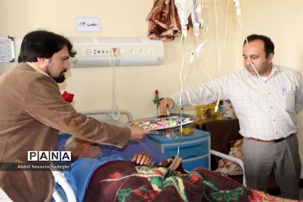 عیادت خادمان مسجد مقدس جمکران ازبیماران بیمارستان شهید گنجی دشتستان