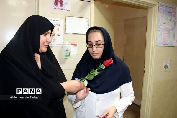 عیادت خادمان مسجد مقدس جمکران ازبیماران بیمارستان شهید گنجی دشتستان
