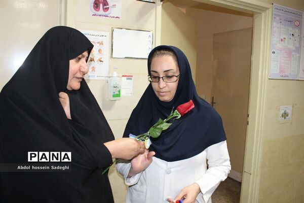 عیادت خادمان مسجد مقدس جمکران ازبیماران بیمارستان شهید گنجی دشتستان