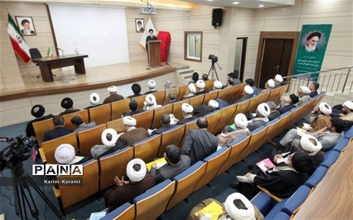 کمیته همکاری های حوزه های علمیه و آموزش و پرورش استان به عنوان« کمیته برتر کشور» انتخاب شد