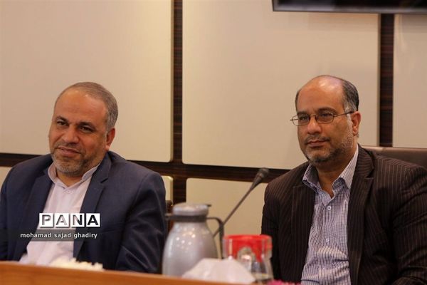 جلسه شورای معاونین پرورشی و فرهنگی مناطق 19 گانه شهر تهران