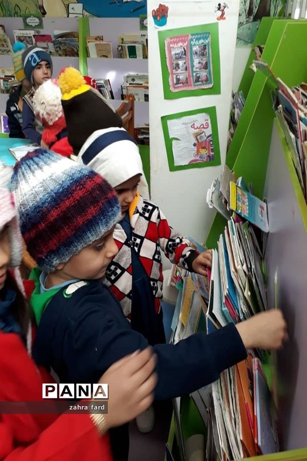 نهادینه کردن فرهنگ کتاب و کتابخوانی در نی ریز