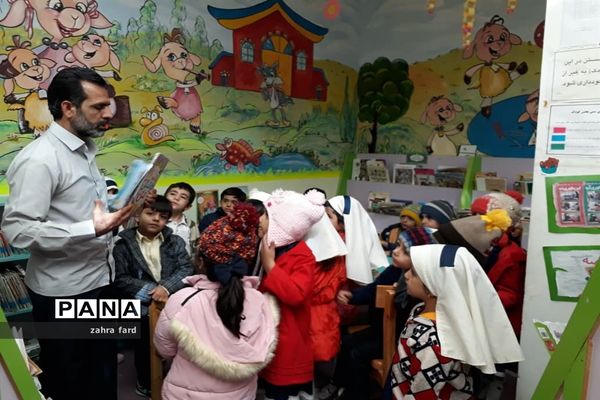 نهادینه کردن فرهنگ کتاب و کتابخوانی در نی ریز