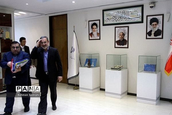 جلسه وزیر آموزش‌و‌پرورش با مجمع نمایندگان چهارمحال و بختیاری