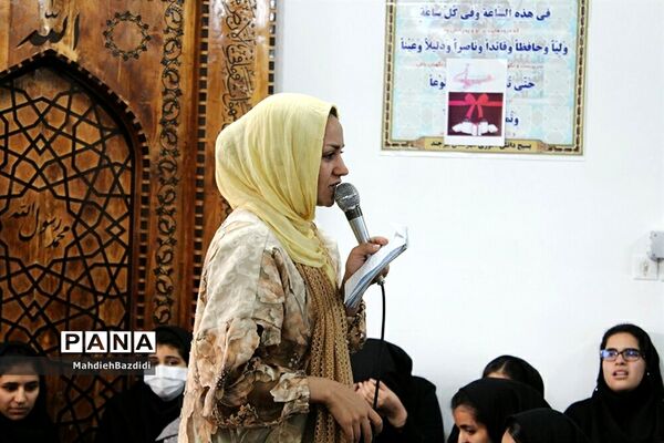 جشن میلاد پیامر اکرم(ص)در دبیرستان حضرت زینب(س)