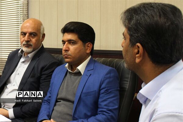 نشست اعضای مجمع خیرین مدرسه‌ساز استان با مدیر‌کل آموزش و پرورش شهرستان‌های استان تهران