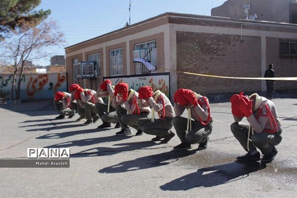 بیستمین مانور سراسری زلزله در دبیرستان متوسطه اول سلمان فارسی  شهرستان بیرجند