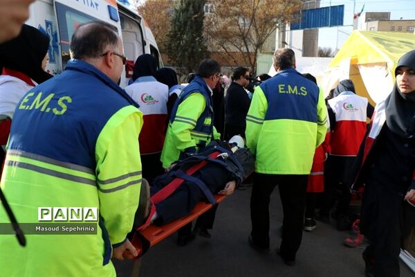 بیستمین مانور سراسری زلزله در هنرستان باقرالعلوم در تبریز