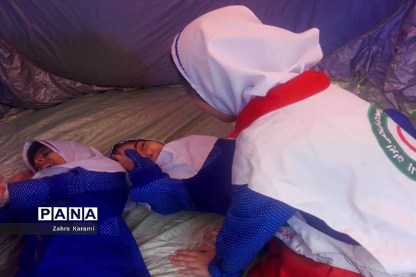 مانور زلزله در دبستان شهید فولادی 2 و دبستان معینی  بوشهر