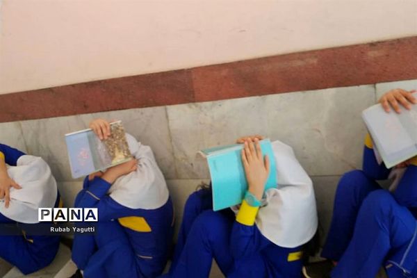 مانور زلزله در دبستان شهید فولادی 2 و دبستان معینی  بوشهر