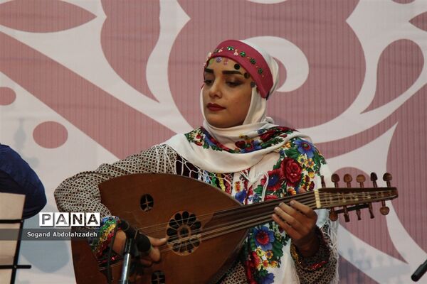 کنسرت گروه موسیقی ماهتو