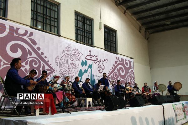 کنسرت گروه موسیقی ماهتو