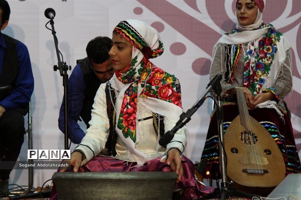 کنسرت گروه موسیقی ماهتو