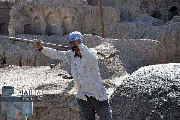 «بام اندود» یکی از آیین‌های قدیمی مردم خراسان جنوبی
