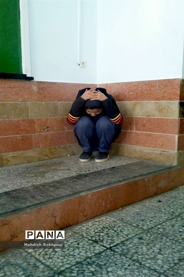 بیستمین مانور سراسری زلزله دردبیرستان دخترانه فخرالزمان قریب