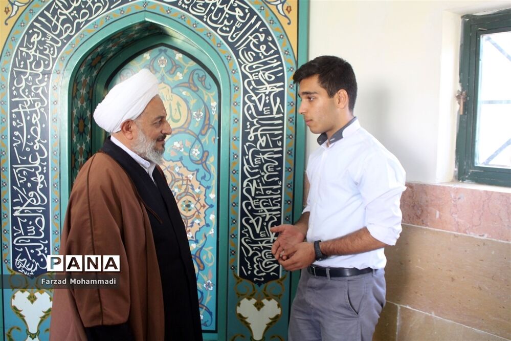 حضور امام جمعه چهاردانگه در دبیرستان سروش
