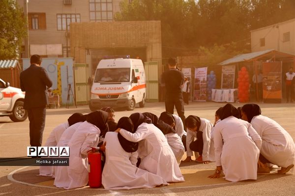 بیستمین مانور زلزله و ایمنی در مدارس استان بوشهر - ۱