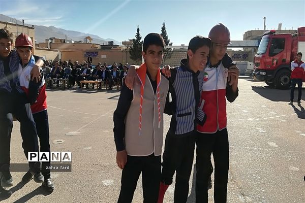 برگزاری بیستمین مانور زلزله و ایمنی در مدارس نی ریز