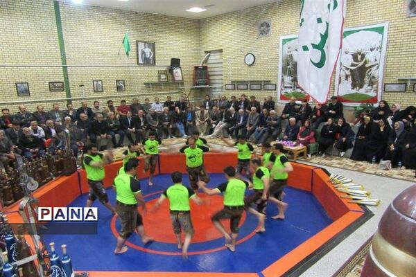 مراسم تجلیل از استاد احمد عزتی پرور در سالن ورزش باستانی ناحیه یک قم
