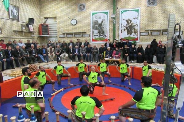 مراسم تجلیل از استاد احمد عزتی پرور در سالن ورزش باستانی ناحیه یک قم