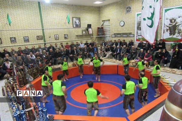 مراسم تجلیل از استاد احمد عزتی پرور در سالن ورزش باستانی ناحیه یک قم