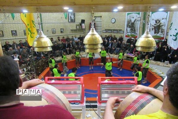 مراسم تجلیل از استاد احمد عزتی پرور در سالن ورزش باستانی ناحیه یک قم